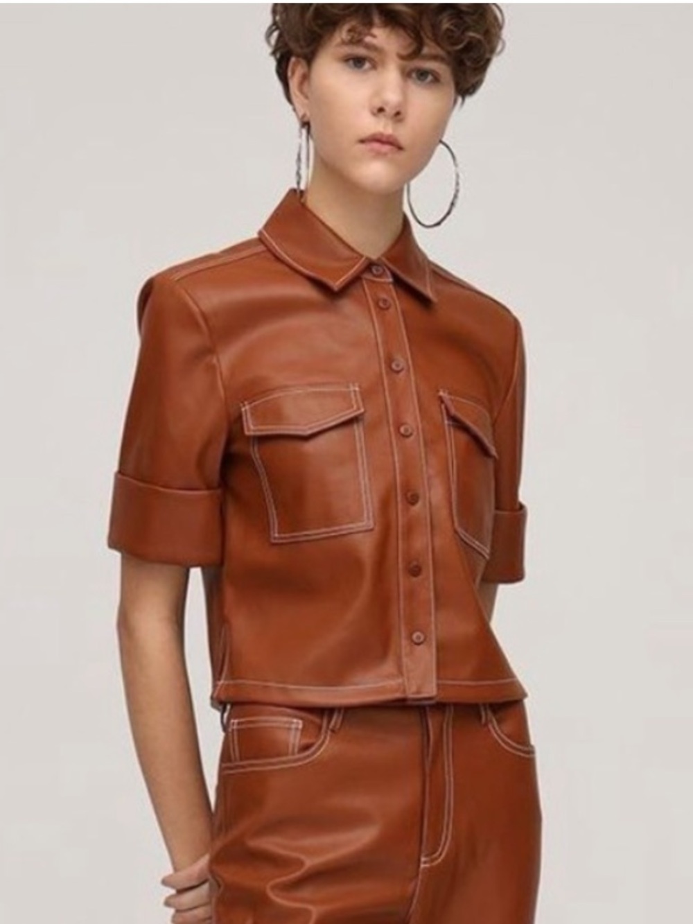 STAUD Rue Faux Leather Cropped Short-Sleeve Shirt in Cognac Brown